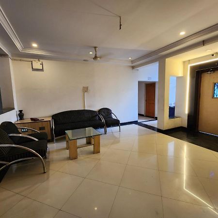 Hotel Kalasai Ширди Экстерьер фото
