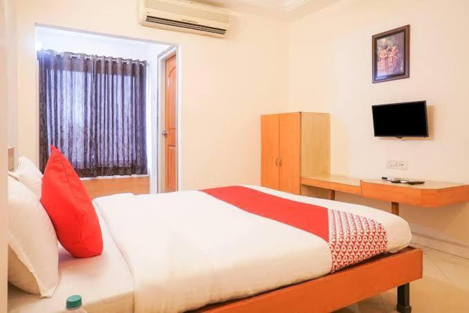 Hotel Kalasai Ширди Экстерьер фото