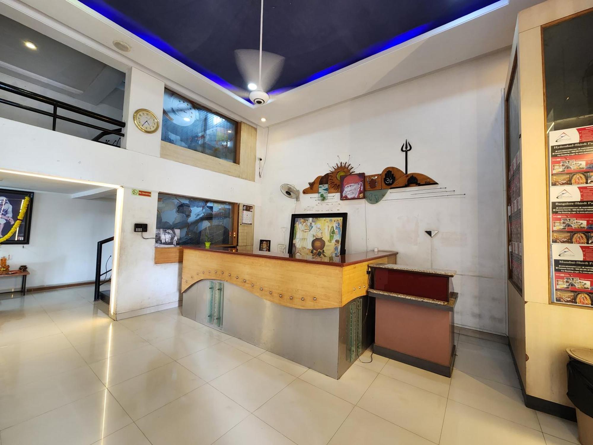 Hotel Kalasai Ширди Экстерьер фото