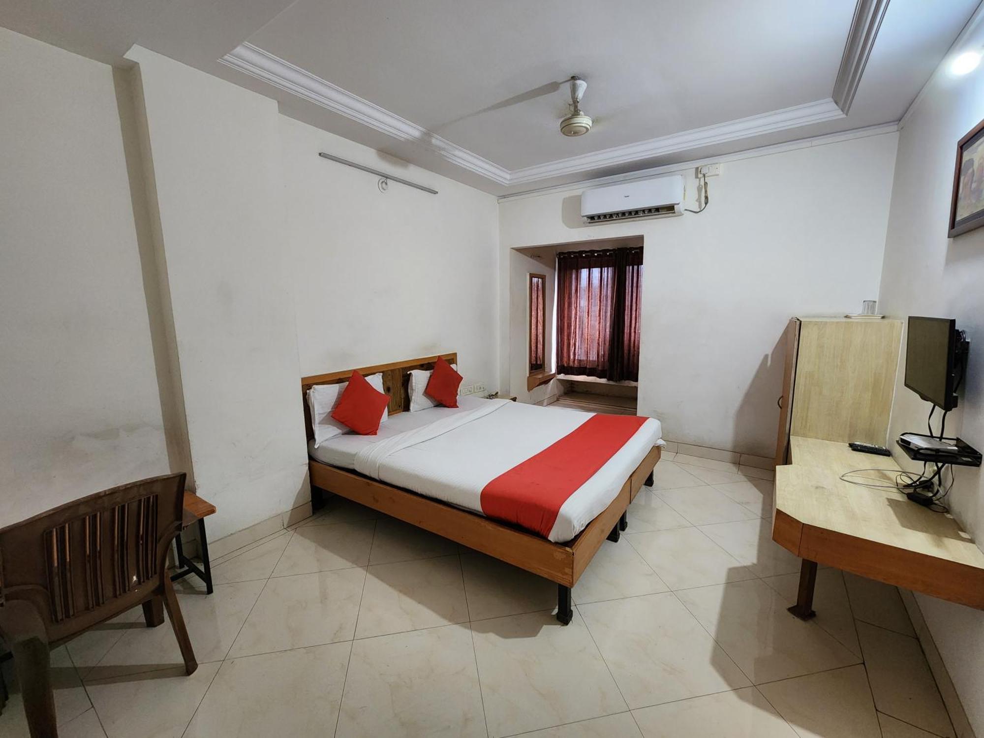 Hotel Kalasai Ширди Номер фото