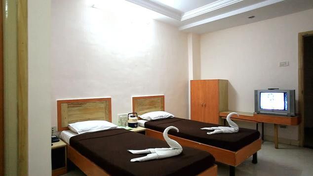Hotel Kalasai Ширди Экстерьер фото